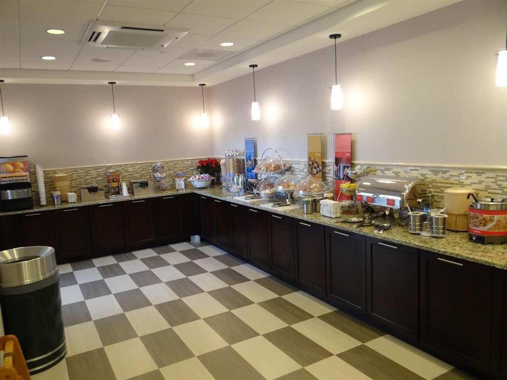 Hampton Inn Carlstadt At The Meadowlands Ресторан фото