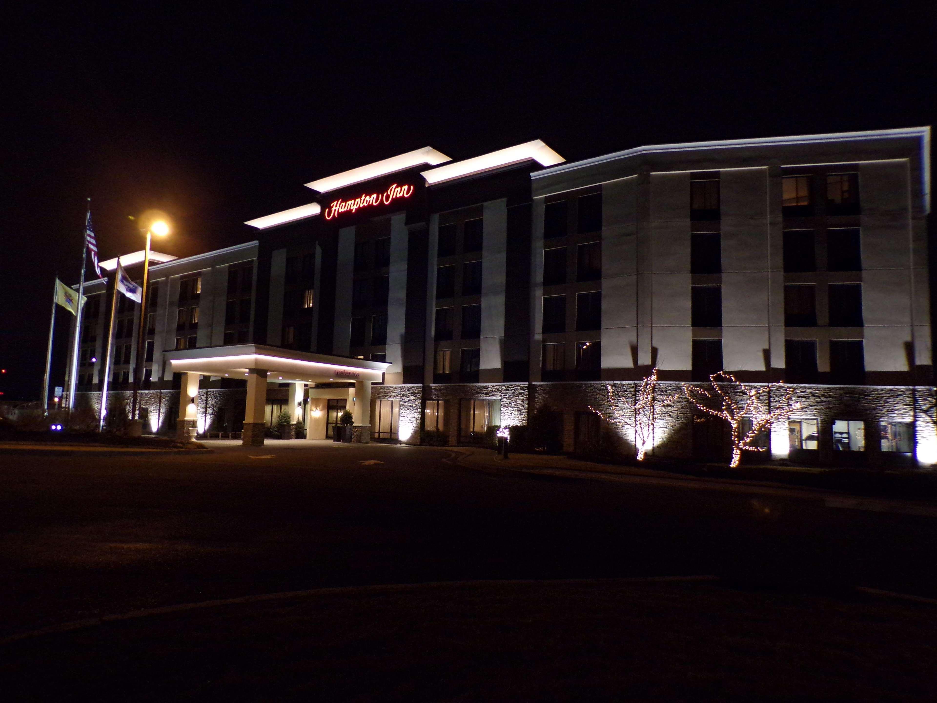 Hampton Inn Carlstadt At The Meadowlands Экстерьер фото