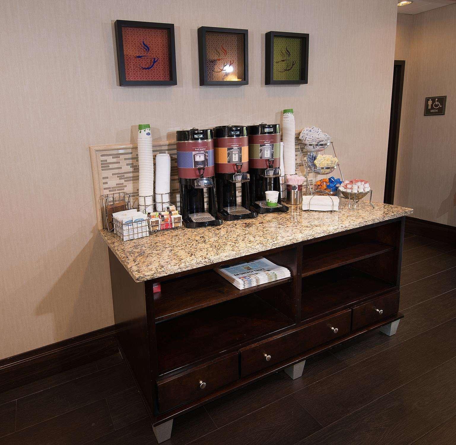 Hampton Inn Carlstadt At The Meadowlands Экстерьер фото