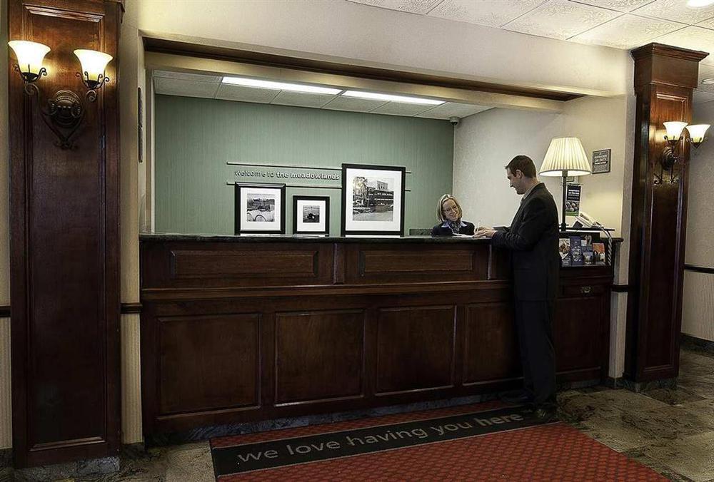 Hampton Inn Carlstadt At The Meadowlands Интерьер фото