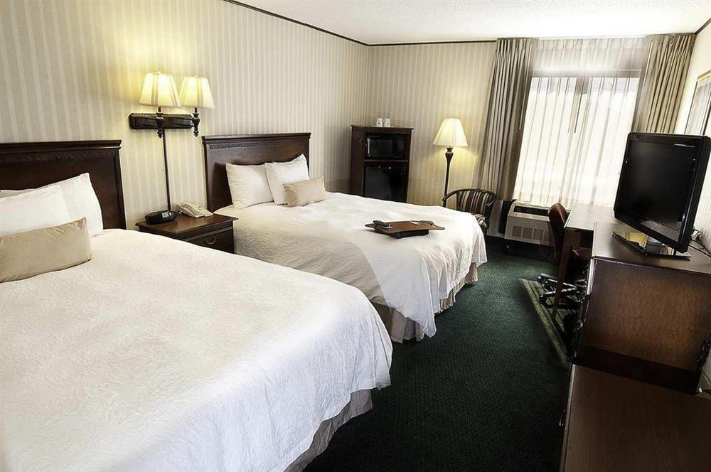 Hampton Inn Carlstadt At The Meadowlands Номер фото