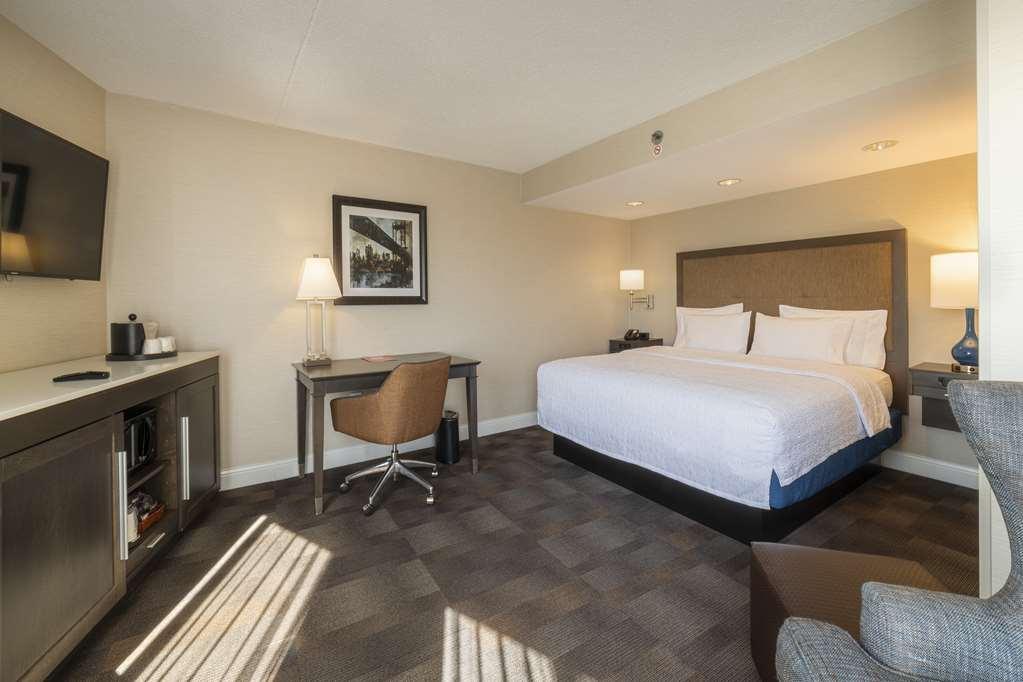 Hampton Inn Carlstadt At The Meadowlands Номер фото
