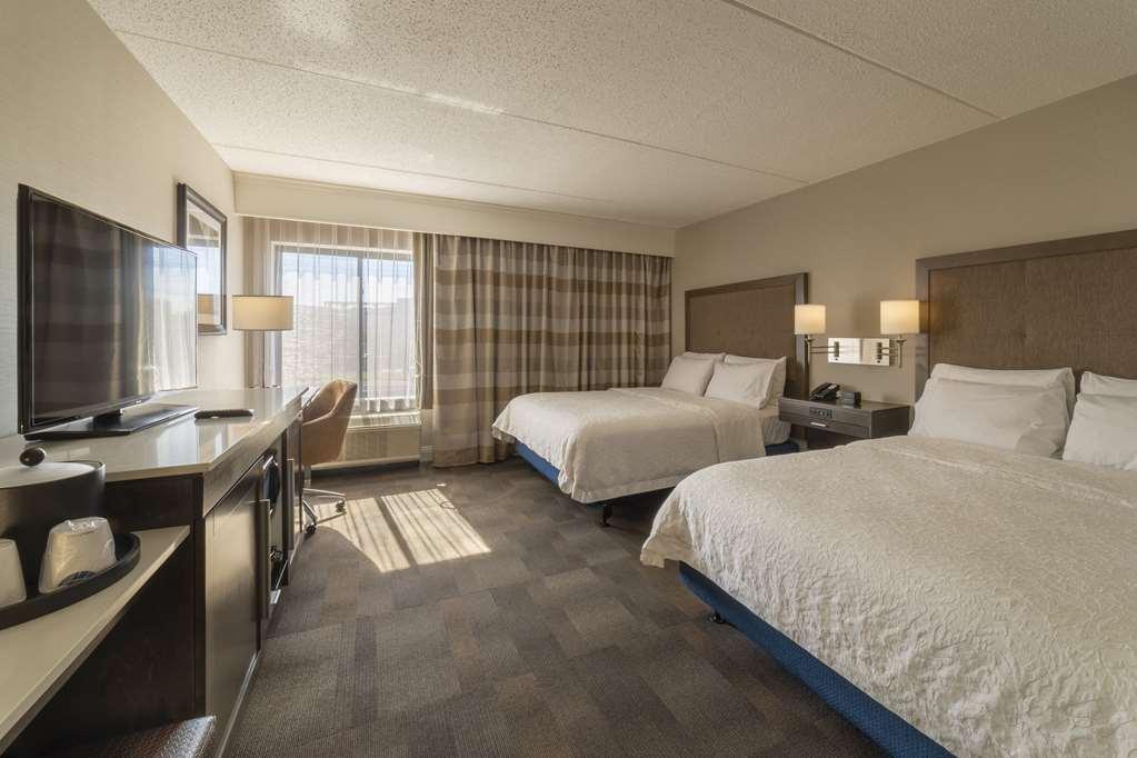 Hampton Inn Carlstadt At The Meadowlands Номер фото