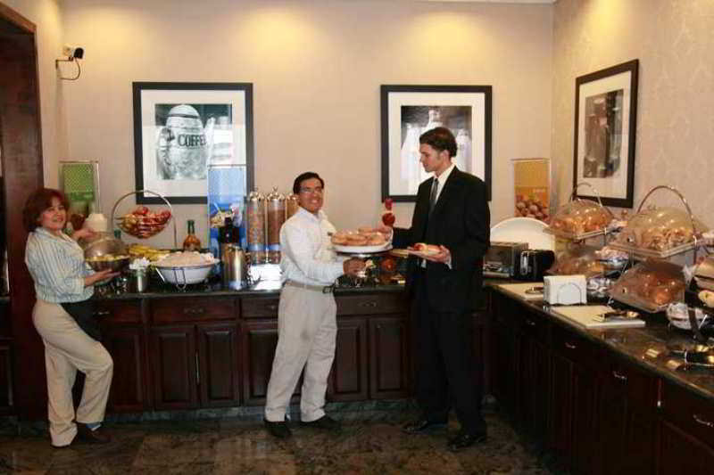 Hampton Inn Carlstadt At The Meadowlands Ресторан фото
